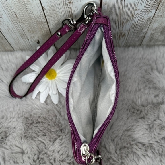 Vintage Coach Wristlet - Picture 2 of 6